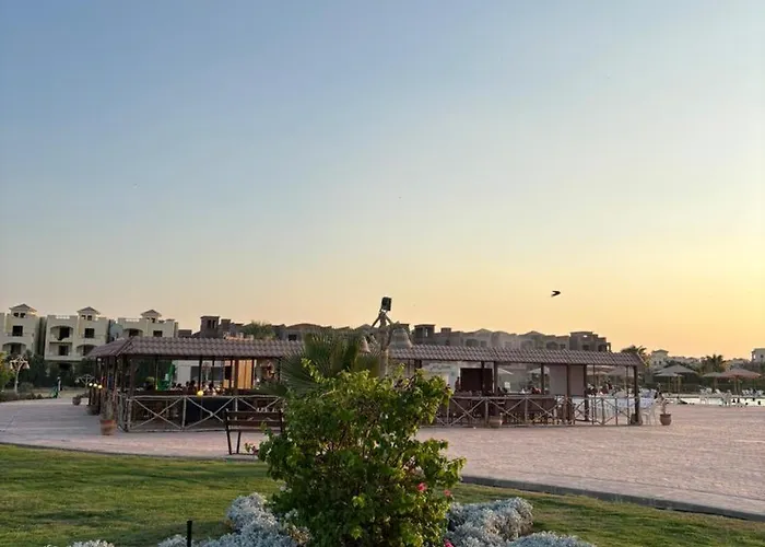 Blumar Luxury Royal Sea View * عين السخنة